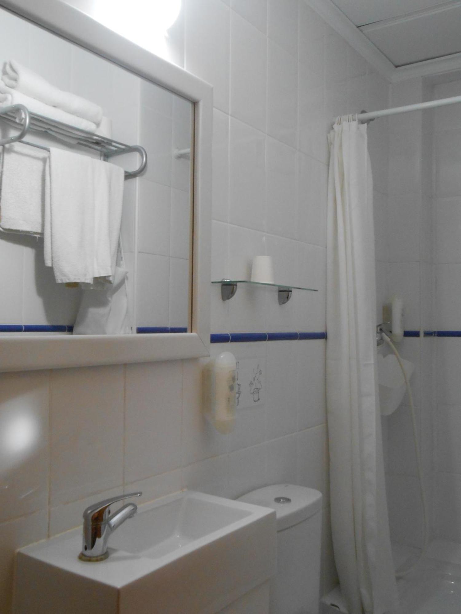 Hostal El Callejon Tarragona Buitenkant foto