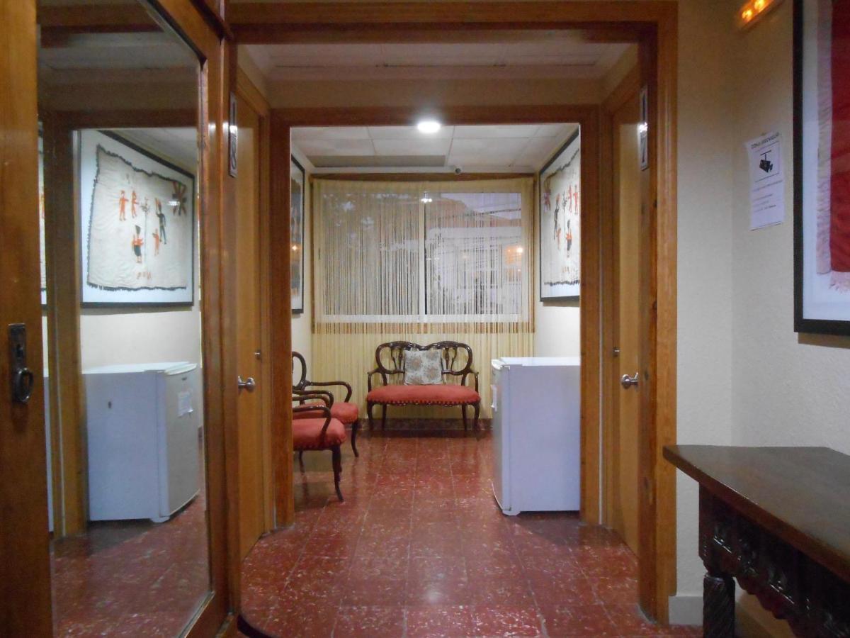 Hostal El Callejon Tarragona Buitenkant foto